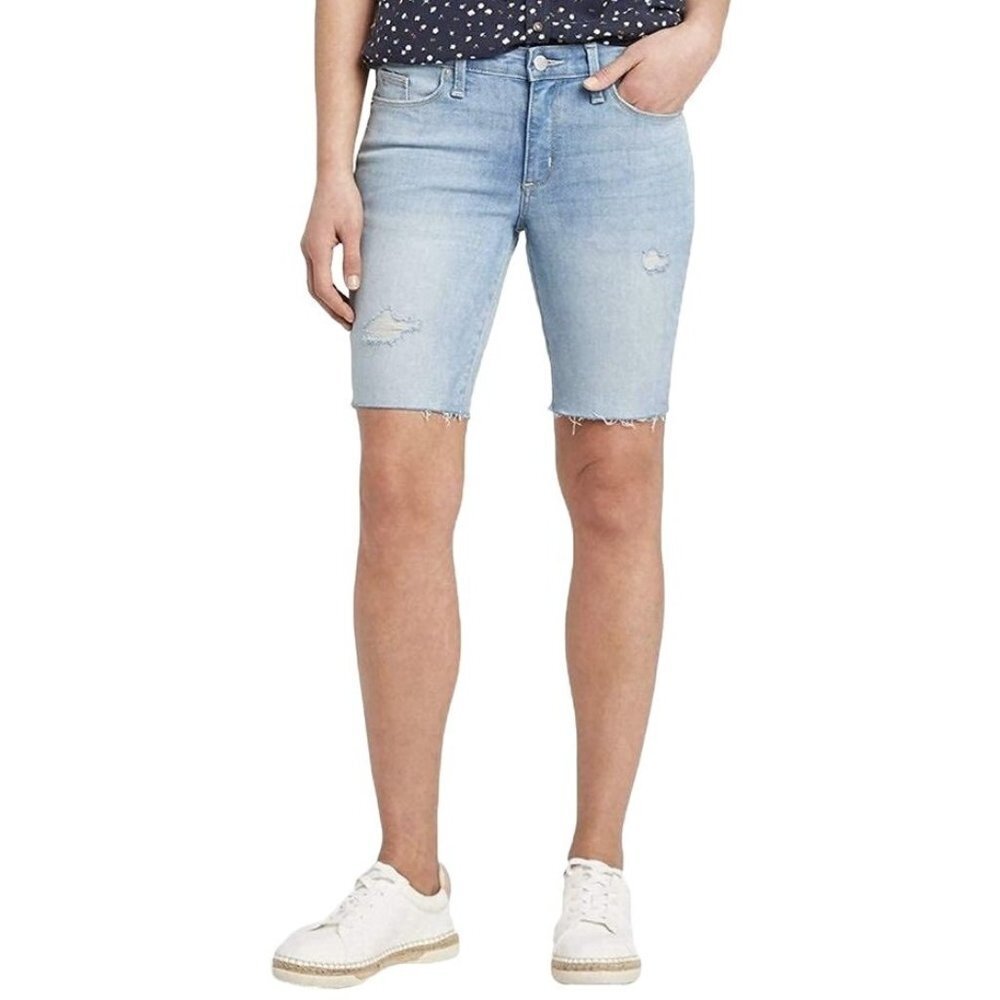 Universal Thread Women's Mid-Rise Short‎ Jean Shorts - Light Wash Size 6/28